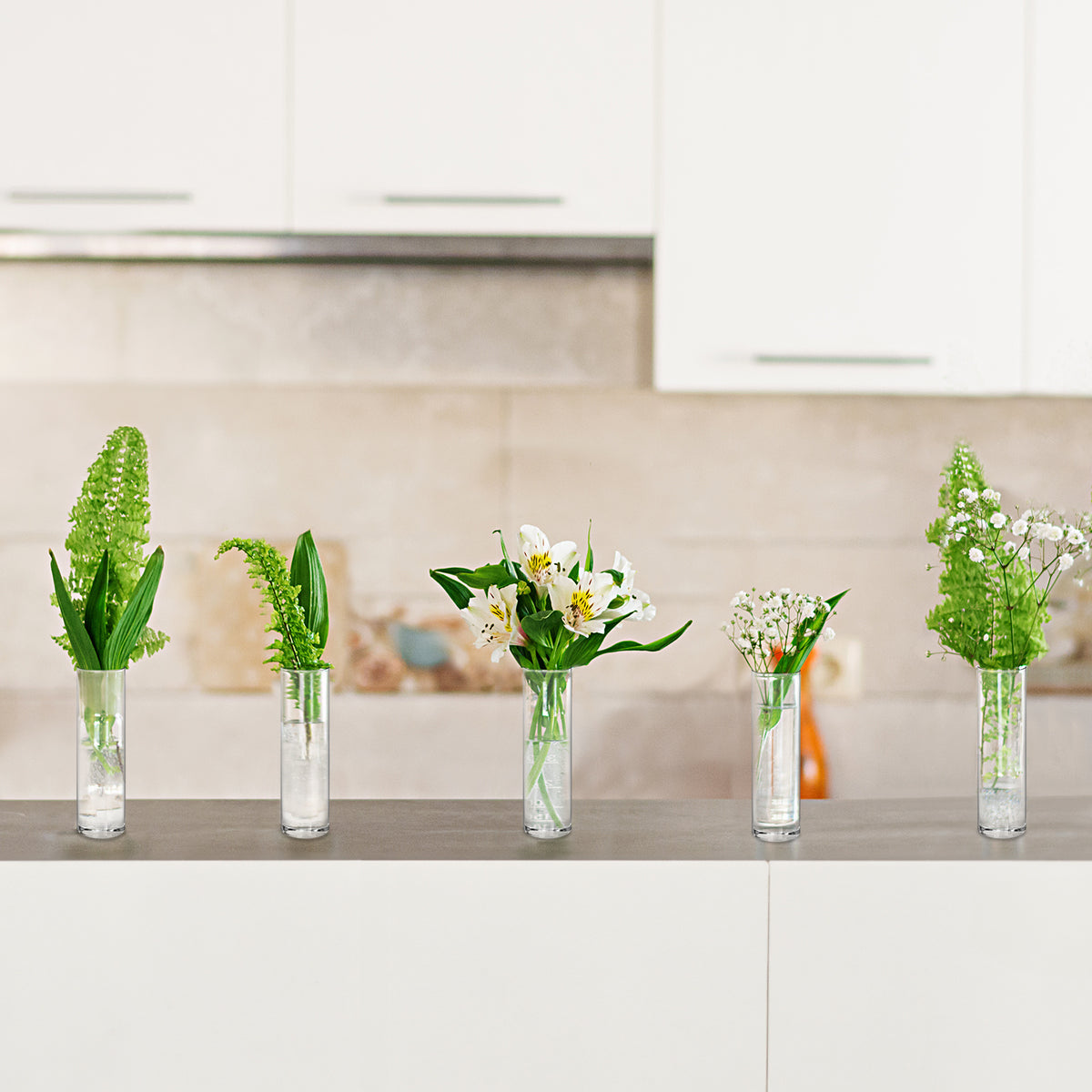 WHONLINE 15Pcs Clear Glass Cylinder Vases, 7.5 Inch Tall, Glass Flower Vase Centerpieces, Glass Flower Vase, Hurricane Floating Candle Holder Vase for Table Shelf, Party, Wedding, Home Decor, Collectible Buildings & Accessories