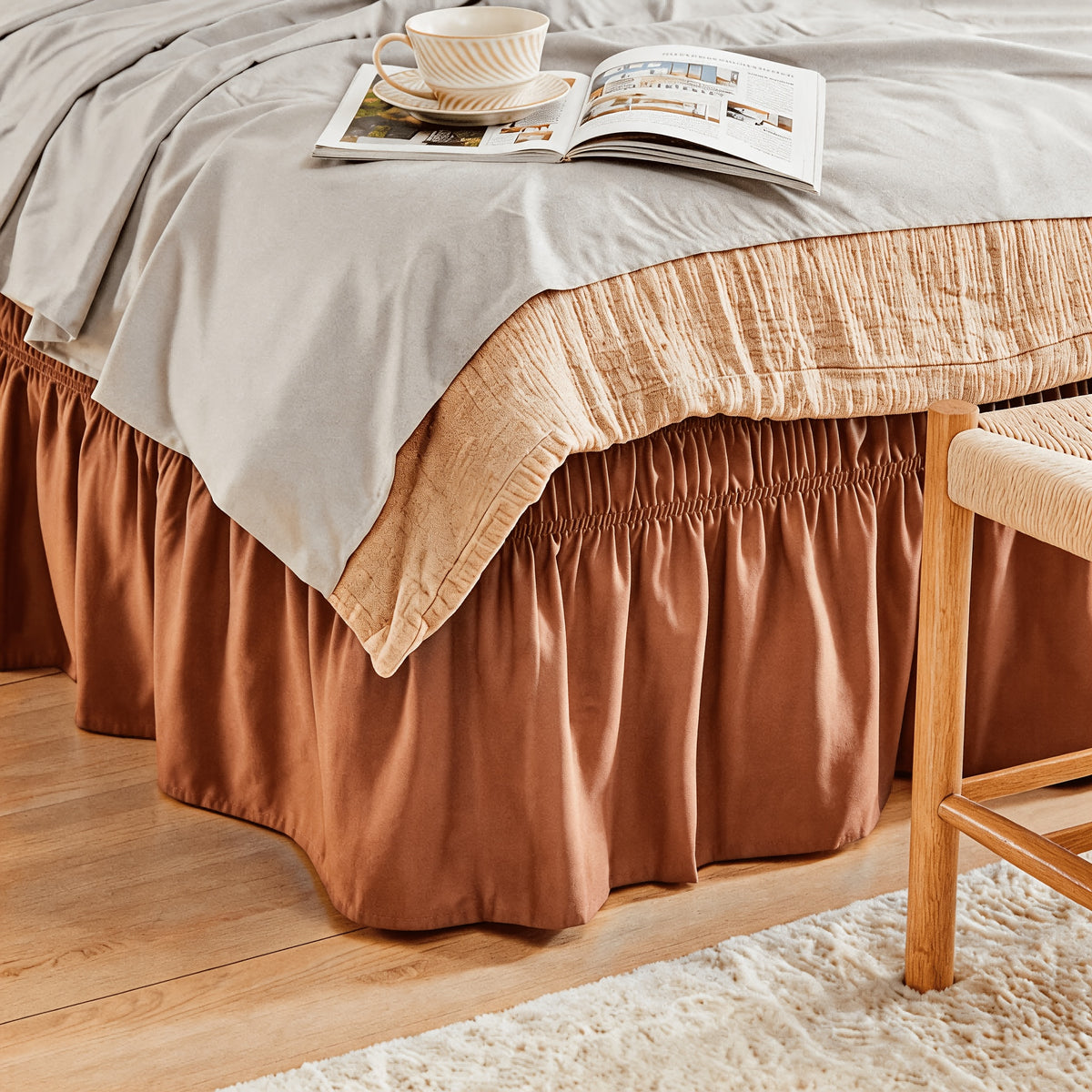 Leafy Bedding Queen Size Bed Skirt with Ruffle Trim - Adjustable Elastic Bed Ruffle, Microfiber Bedding Suitable for Twin/Full/Queen Beds, Machine Washable, Fade Resistant, Easy Fit Wrap Around Skirt, Traditional Style for or Rooms