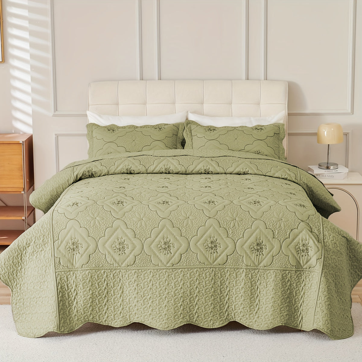 3pcs Exquisitely Crafted King/ Queen Size Quilted Bedspread Set with Intricate Floral Embroidery - 100% Polyester, Wrinkle - Resistant, Lightweight, Perfect for Adding A Touch of Elegance To Your Bedroom Decor