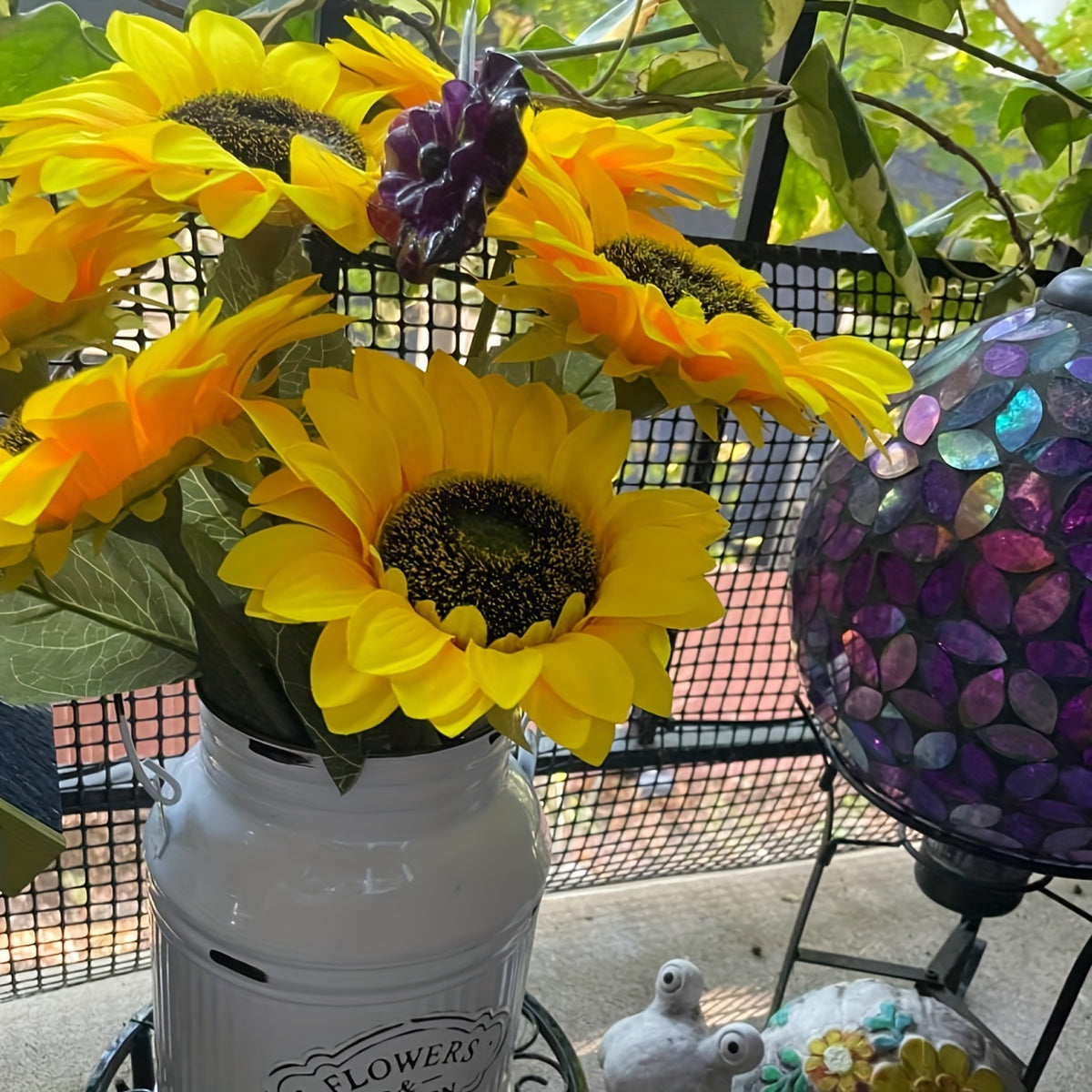 20/10Artificial Sunflowers. Suitable for Home Decor, Outdoor Decoration, Weddings, Churches, Schools, Photography Props, Restaurant Furnishings And Internet-famous Photo Backdrops. Also Ideal As Mother's Day Gifts And Party Centerpiece Decorations