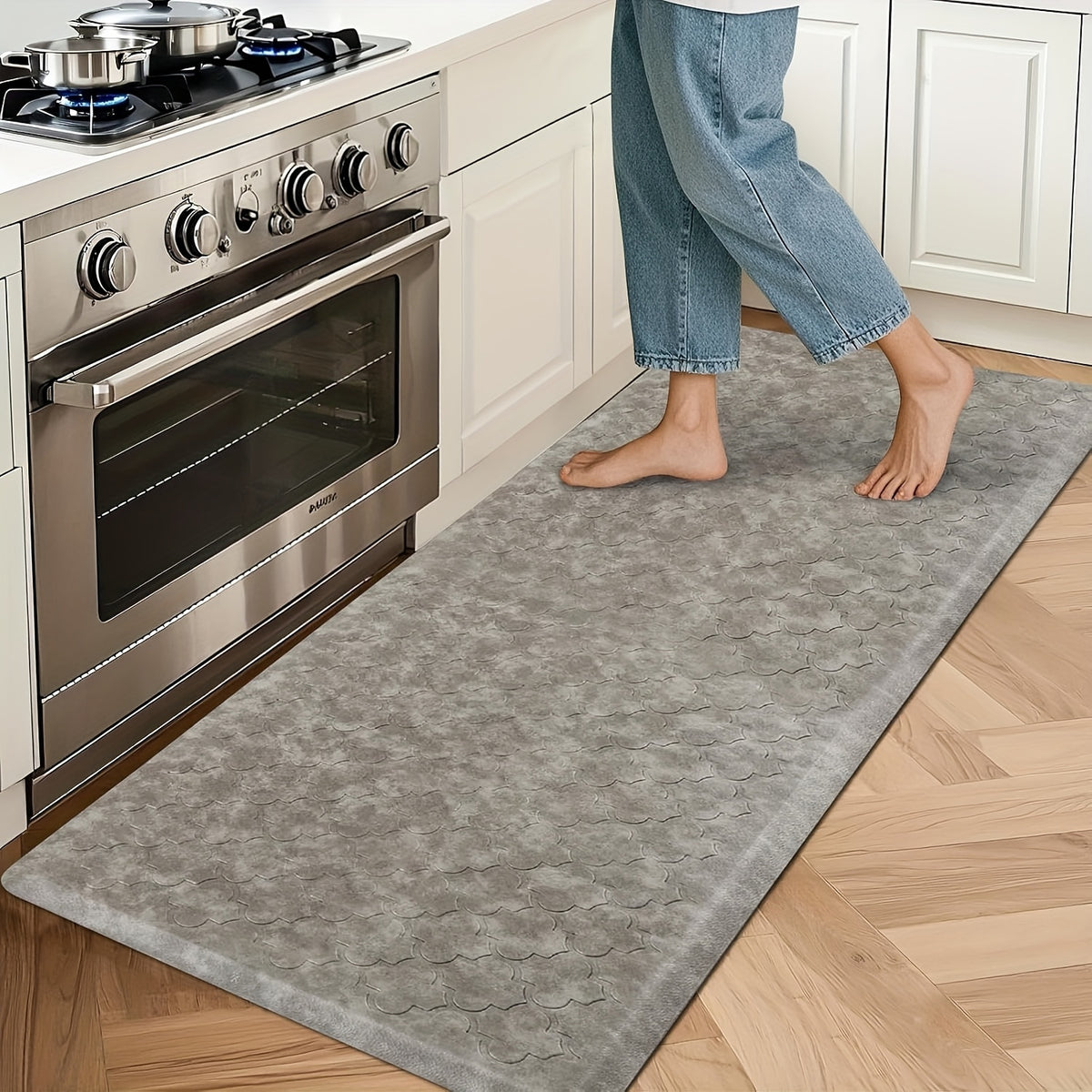 Extra-Large Cushioned Kitchen Mat Designed to Reduce Fatigue, Featuring a Non-Slip Surface. Ideal for Use in Kitchens, It Is And Suitable for Areas Like Standing Desks, Sinks, And Laundry Rooms, Available in Black
