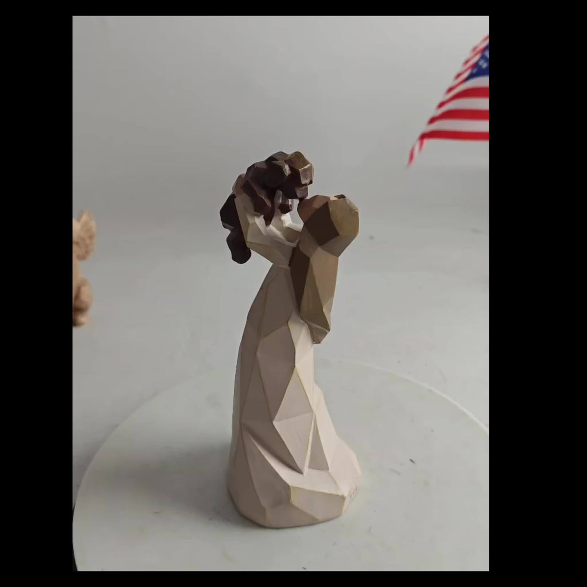Hand-Painted Friendship Figure Sculpture Resin Craft, for Those Who Share The Spirit Of Friendship, Carrying Dog As Reminder Of Loyal Pets And Friends, Present And Past, Collectible Statues, Holiday Gifts