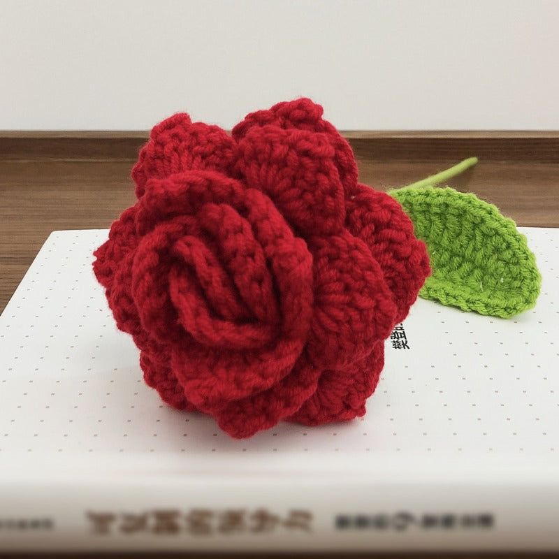 10pcs 10pcs Pack Realistic Crocheted Red Roses Bouquet - Ever-Blooming Artificial Flower Suitable for Valentine's Day, Mother's Day Gifts, Table Centerpiece Decor, Fabric Roses for Home Decoration, Wedding,, Year-Round Tabletop Arrangements